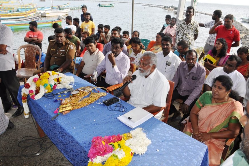 காக்கைதீவு - சாவக்காடு கடற்றொழிலாளர் முரண்டுபாடுக்கு சுமூகமான தீர்வு - அமைச்சர் டக்ளஸ் நடவடிக்கை