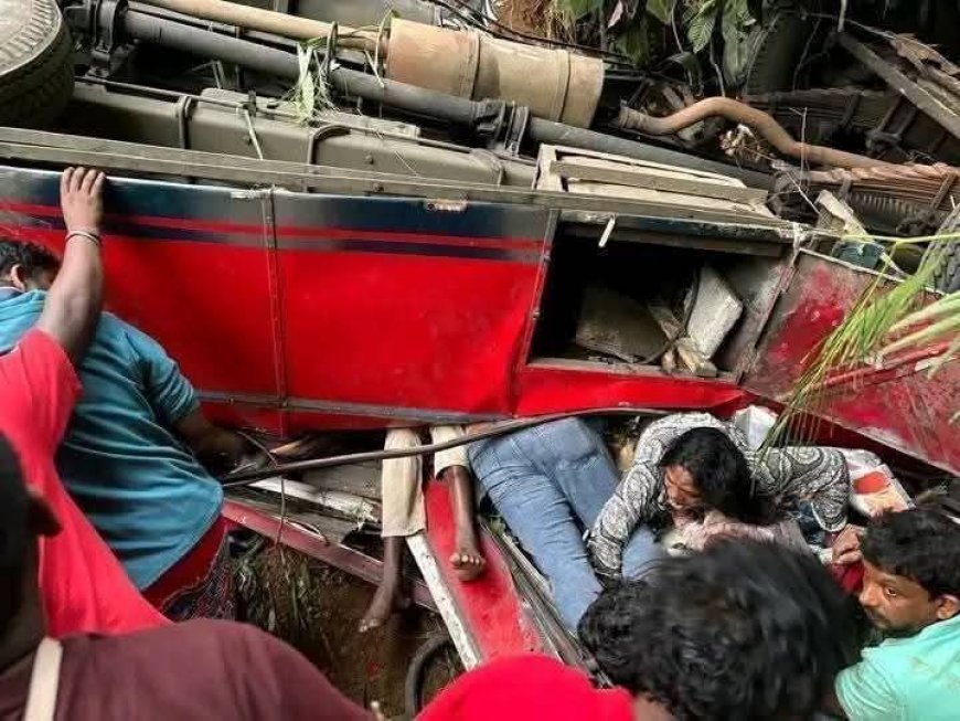 நுவரெலியா – கம்பளை பிரதான வீதியில் விபத்து-06 பேர் உயிரிழப்பு!